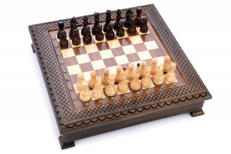 Шахматы резные в ларце "Престиж"  47*47*12 см.